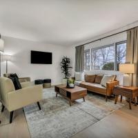 NEW! Modern Retreat Near CLE-Game Room-Renovated，位于Berea克利夫兰霍普金斯国际机场 - CLE附近的酒店