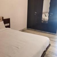 Hotel moonlight，位于乌代浦达博克机场 - UDR附近的酒店