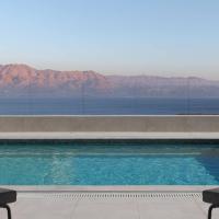דירת גן יוקרתית עם 4 חדרי שינה עם בריכה ונוף מרהיב，位于埃拉特的酒店