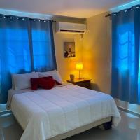 Tiny Apartment By Merengue House ,8 minutos airport，位于圣多明各美洲机场 - SDQ附近的酒店