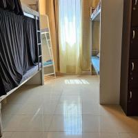 Paradiso Hostel，位于阿布扎比阿尔达夫来机场 - DHF附近的酒店