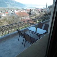 Unlimited view - elegant apt 59 m2 w 37 m2 balc w prk，位于约阿尼纳约阿尼纳机场 - IOA附近的酒店