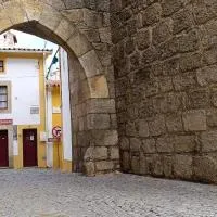 A Casinha do Arco, Porta da Vila，位于尼萨的酒店