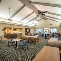 Pensacola Suites Hotel，位于彭萨科拉彭萨科拉国际机场 - PNS附近的酒店