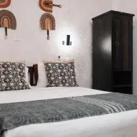 Sealine View，位于Oblogo的酒店