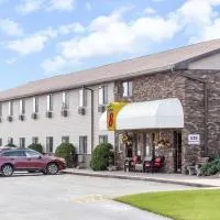 安提格速8汽车旅馆，位于Antigo的酒店