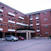 Boulevard Beechnut Hotel, Warri，位于OkughurheWarri Airport - QRW附近的酒店