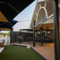 The Club Hotel，位于格拉德斯通的酒店