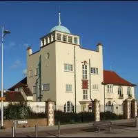 Royal Norfolk & Suffolk Yacht Club，位于洛斯托夫特的酒店