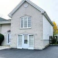 The Home Sweet Home 20 Mnt away From Airport，位于沃德勒伊多里翁的酒店