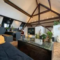 The Castle Loft - Pascal's Angels，位于Clemency的酒店