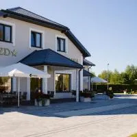 Zajazd Arkadia，位于谢米亚蒂切的酒店