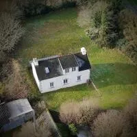 Three Bedroom Breton Cottage,位于Collorec的酒店