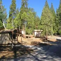 Yosemite Lakes Bunkhouses，位于Harden Flat的酒店
