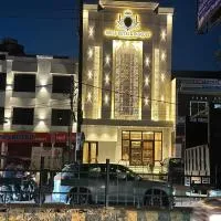 Royal 9 hotel & Banquet，位于密拉特的酒店