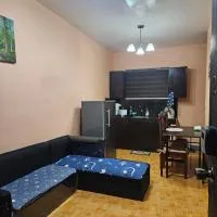 Mel's Place Batangas Unit 2 Two-BR House Balagtas Batangas City Free Parking, WIFI, Hot & Cold Shower，位于八打雁的酒店