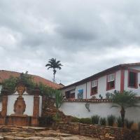 Hospedaria Vó Helena，位于帕拉卡图Paracatu Airport - PYT附近的酒店
