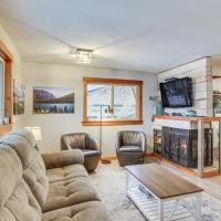 11 Mi to Bozeman Family Home with Movie Room!，位于贝尔格莱德波兹曼黄石国际机场 - BZN附近的酒店