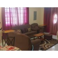 Charming Piarco Home with Garden View，位于Piarco皮亚尔科机场 - POS附近的酒店