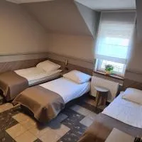 珀柯杰戈瑟林贾姆酒吧旅馆，位于Biskupice的酒店