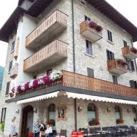 Hotel Carrara，位于塞里纳的酒店