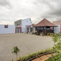 OYO Life 3982 Azka Homestay Syariah，位于班达楠榜Radin Inten II Airport - TKG附近的酒店