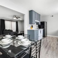 Chic 2-Bed Oasis Sleeps 6! Minutes From Strip!，位于拉斯维加斯North Las Vegas Airport - VGT附近的酒店