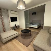 Beautiful renovated 1 room garden box Eurexpo-Lyon- Stadium，位于布隆里昂布隆机场 - LYN附近的酒店