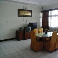 OYO 2703 Hotel Transit 1，位于马卡萨苏丹哈桑丁国际机场 - UPG附近的酒店