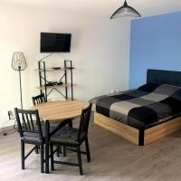 Appartement T1 proche aéroport，位于圣雅克德拉朗德雷恩机场 - RNS附近的酒店