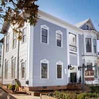 Aerie Bed & Breakfast，位于新伯尔尼克雷恩县区域机场 - EWN附近的酒店