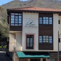 Hotel Rural la Plaza，位于Caso的酒店