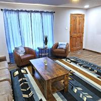 3Bd, King, Brkfst, Large TVs, WD, Sleeps 11, BBQ，位于佩吉佩吉市机场 - PGA附近的酒店