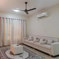 Al Khashabah Apartment شقة في طريق إزكي - سناو，位于Mukhtari‘的酒店