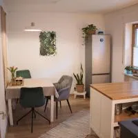 BaumHaus - kleines Ferienglück，位于卡尔施塔特的酒店