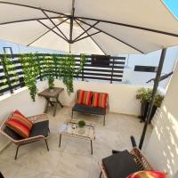 Beautiful new house with pool club，位于Los Bledales曼努埃尔·马奎兹·德莱昂国际机场 - LAP附近的酒店
