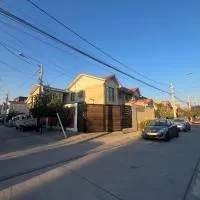 Hostel Tu Espacio RE - Casa cerca del Aeropuerto，位于圣地亚哥阿图罗-梅里诺-贝尼特斯国际机场 - SCL附近的酒店