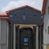BMH Hotel & Suites，位于伊巴丹Ibadan Airport - IBA附近的酒店