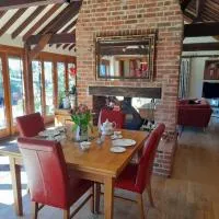Wisteria Barn，位于哈勒斯登的酒店