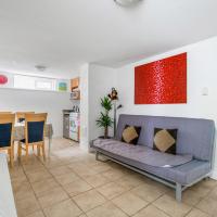 Chic and Cozy Vancouver Getaway，位于温哥华温哥华国际机场 - YVR附近的酒店