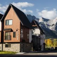 Basecamp Resorts Canmore，位于坎莫尔的酒店