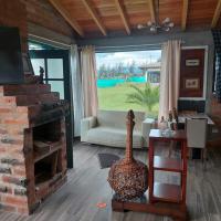 Private Casita near UIO airport，位于Hacienda Otón苏克雷元帅国际机场 - UIO附近的酒店