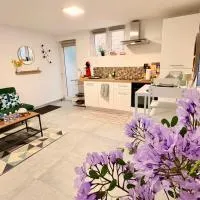 Cocon urbain , bel appartement entièrement équipé, entrée privée, parking，位于维特内姆的酒店