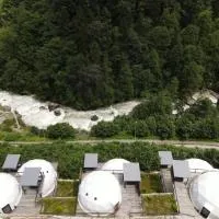 Kaledome Eco Mountain Resort，位于贾马里海姆森的酒店