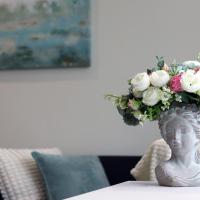 Stella`s Tallinn Airport apartment - near Tallinn Airport and Tallinn bus station - near tram, bus and train stops - free wifi, parking and Netflix - bath - new renovation，位于塔林塔林伦纳特·梅里机场 - TLL附近的酒店