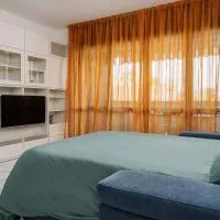 NEW - Parking - 10 min from Fiera MiRHO - sleeps 4,位于巴兰扎泰的酒店