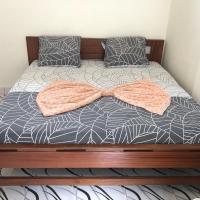 Appartement à Makelelekele juste au goudron，位于Brazzaville马亚-马亚机场 - BZV附近的酒店