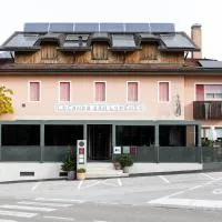 洛坎达圣洛伦佐酒店，位于普奥斯达尔帕戈的酒店