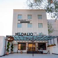 Medalio Boutique Chandigarh Zirakpur，位于齐拉克普尔昌迪加尔机场 - IXC附近的酒店
