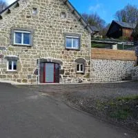 Les Roses Des Bois,位于Murat-le-Quaire的酒店